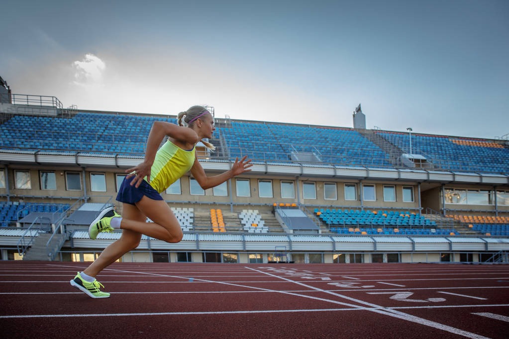 国足公布世预赛18强赛大名单：塞尔吉尼奥、王钰栋、刘诚宇入选